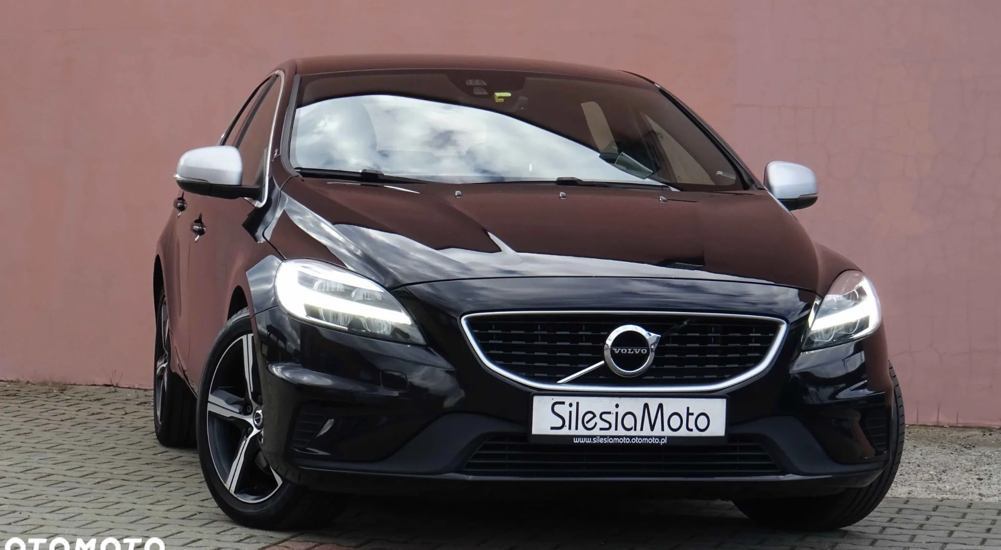 Volvo V40 cena 63900 przebieg: 197717, rok produkcji 2017 z Mikołów małe 79